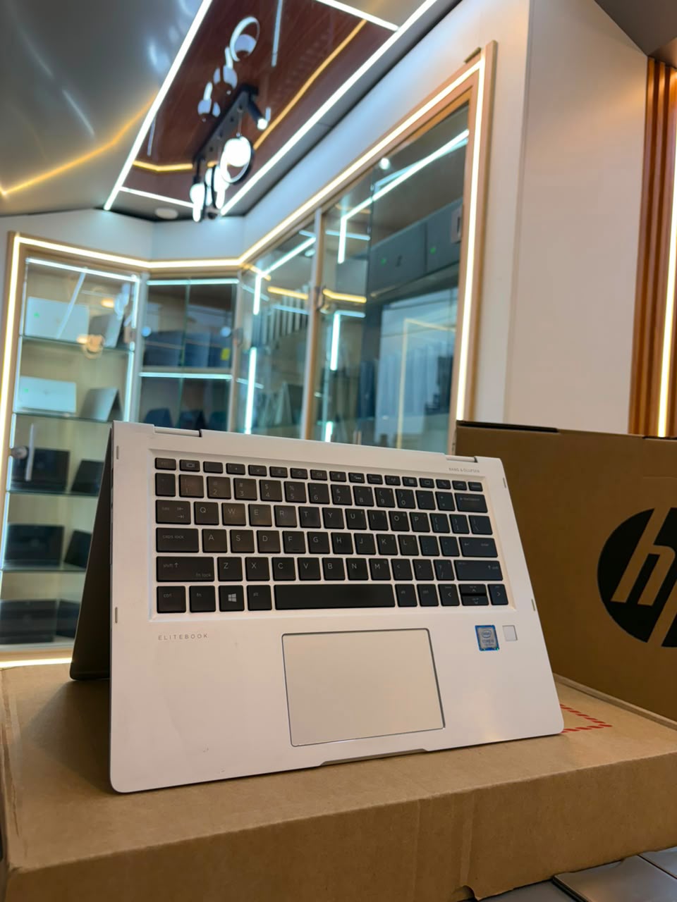HP EliteBook 1030 x360 G2 UK Used in Box - Image 2